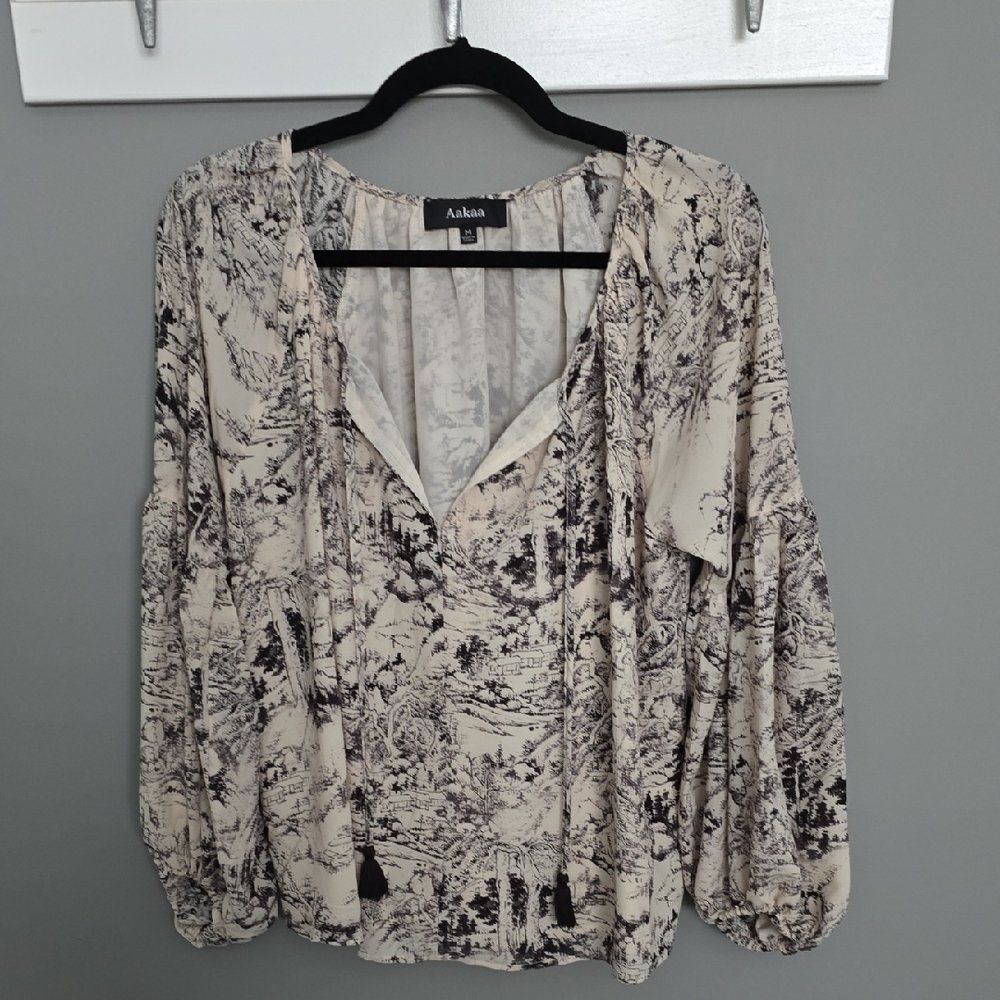 🐚🍂Aakaa Cream and Black Patterned Blouse NWOT